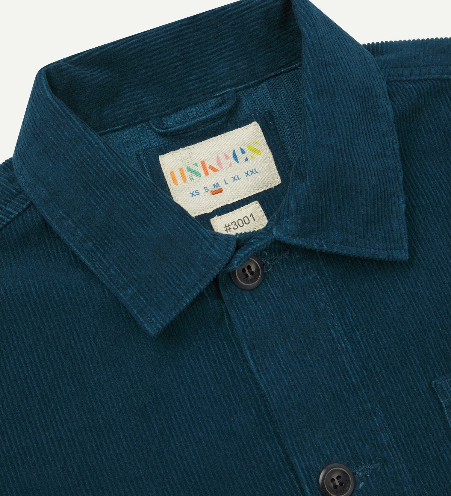 size label, collar and hanging loop.