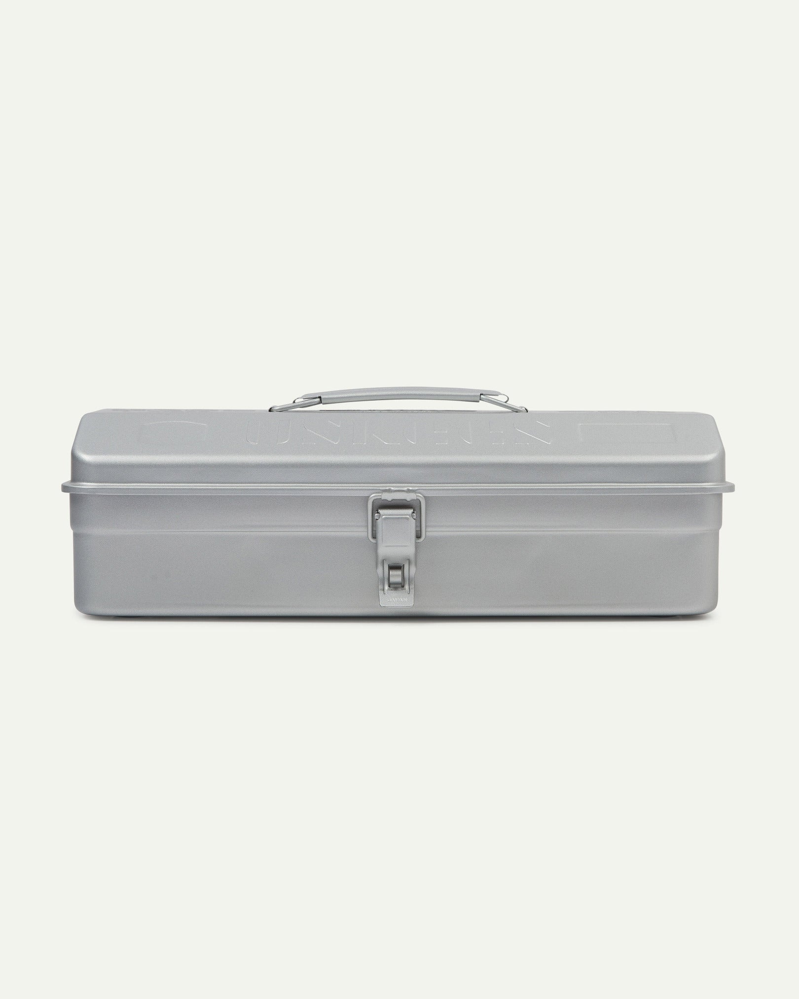 Lengthways view of silver Toyo steel toolbox from Uskees showing handle and lock.